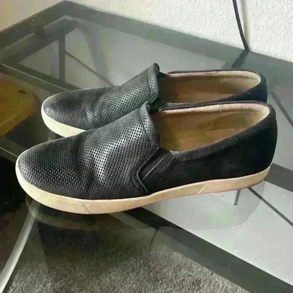 Women's Naturalizer Navy Slip On Leather Sneakers Size 11 - Picture 2 of 7